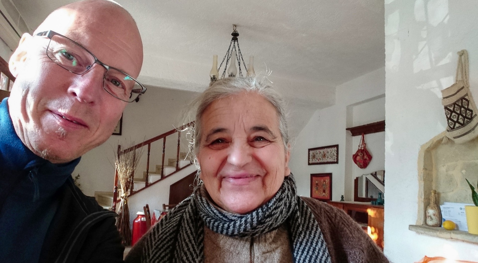 Selfie med Katerina som är känd för hantverket med sina bullar