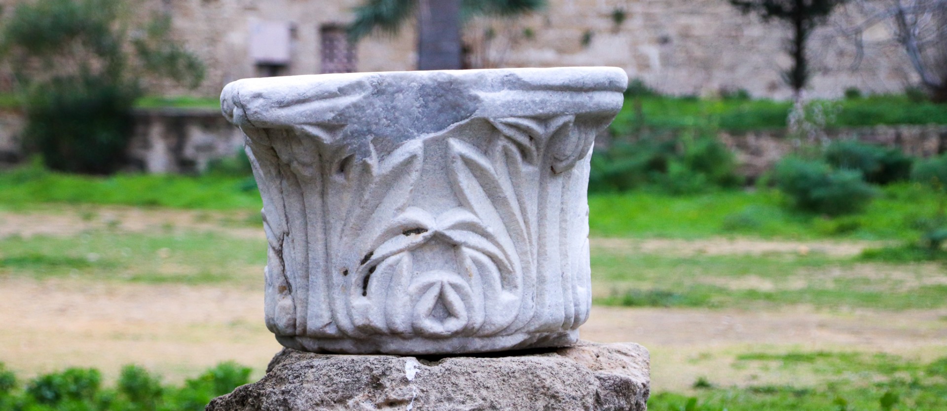 Minnen på borggården från antiken