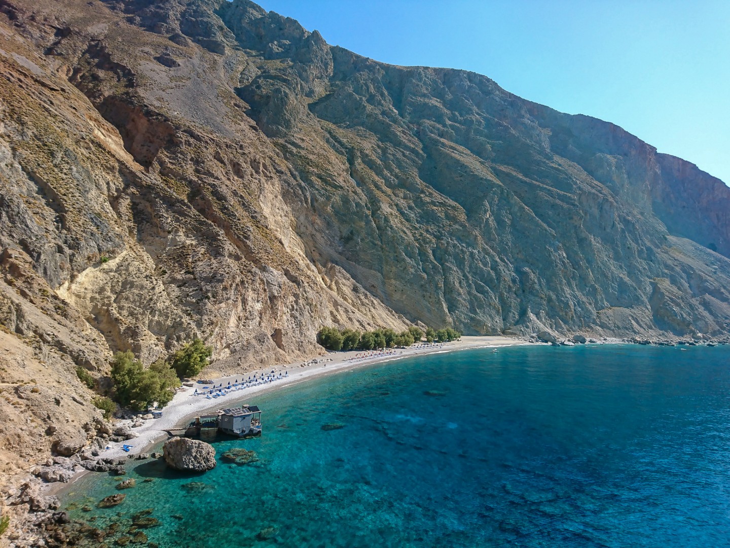 Vyer från vandringsleden över Sweet Water Beach