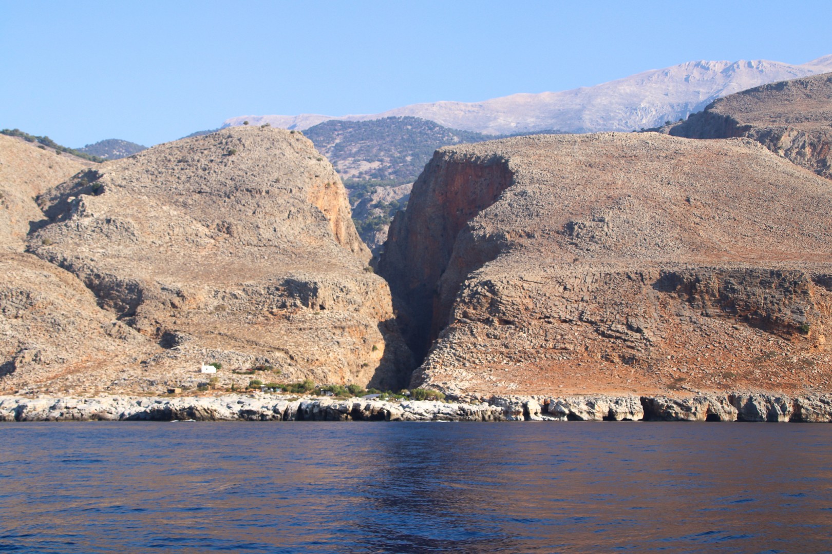 Aradena-ravinen från havet