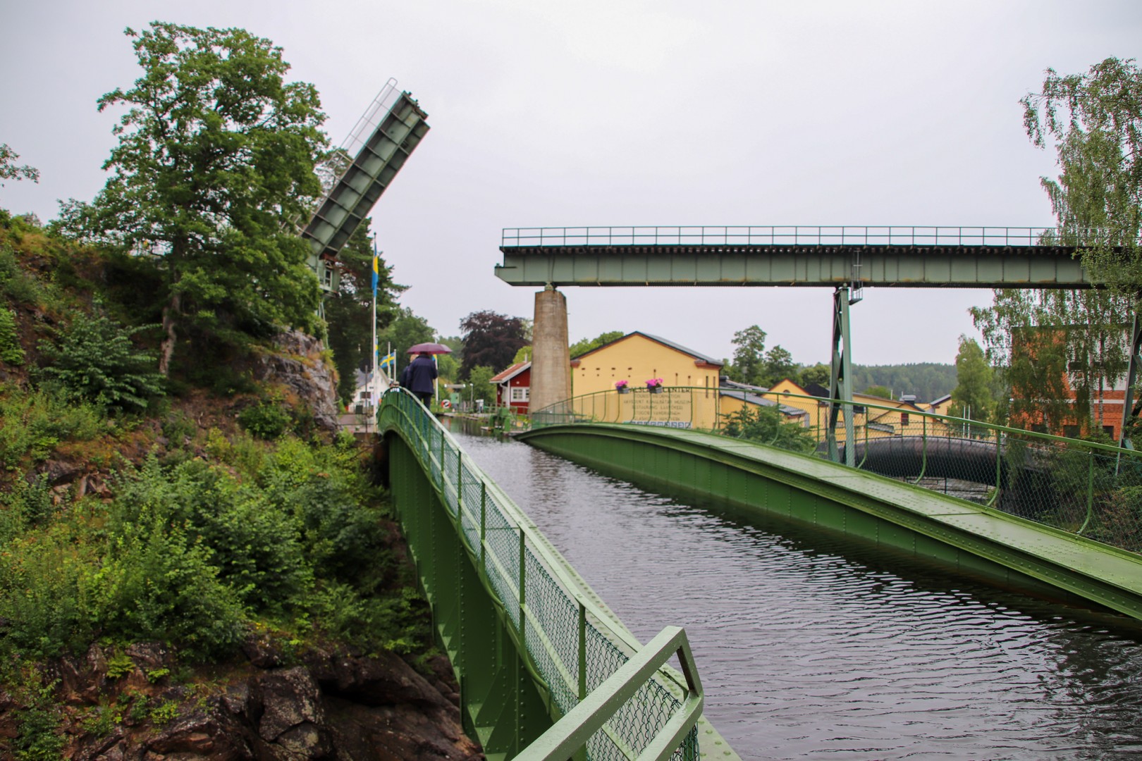 Tågbron över Håverudsakvedukten med öppen klaff