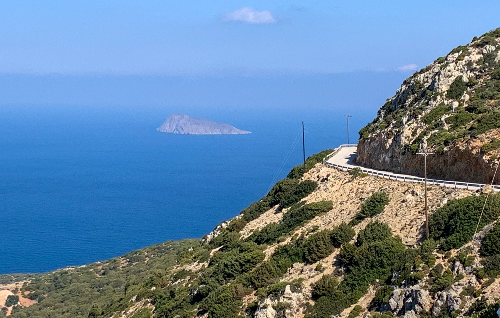 Den spektakulära vägen upp till Faneromenis kloster