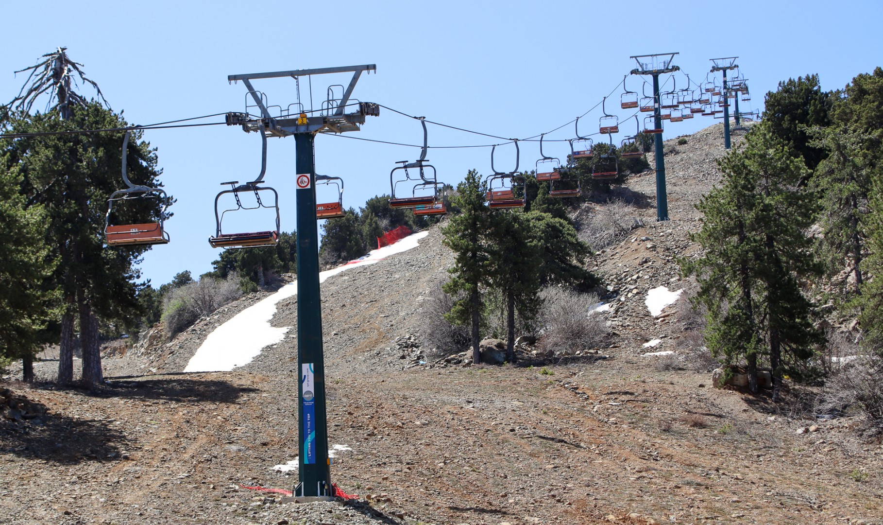 Stolsliften upp på Mount Olympos på Cypern