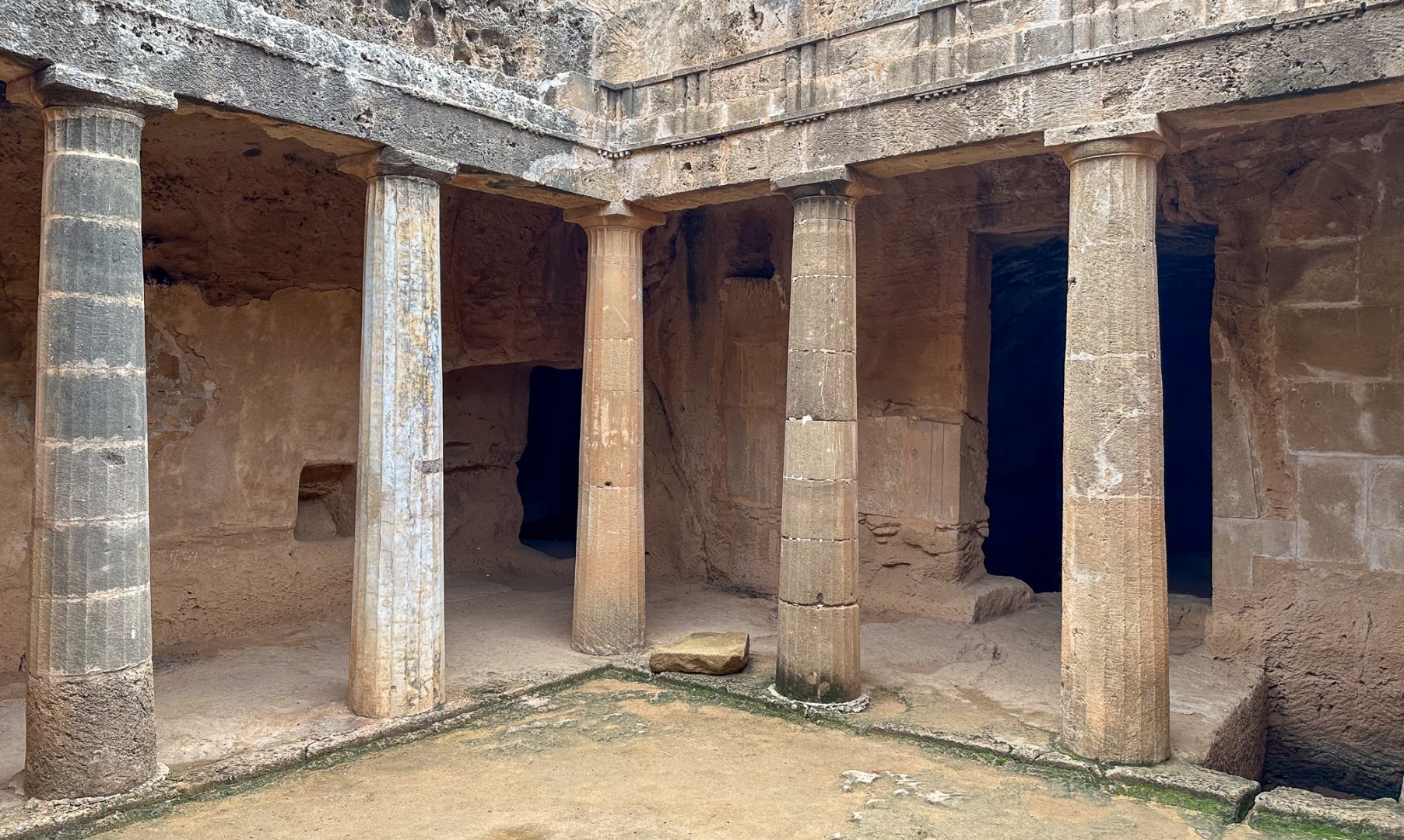 Kings of Tombs, Pafos kungagravar
