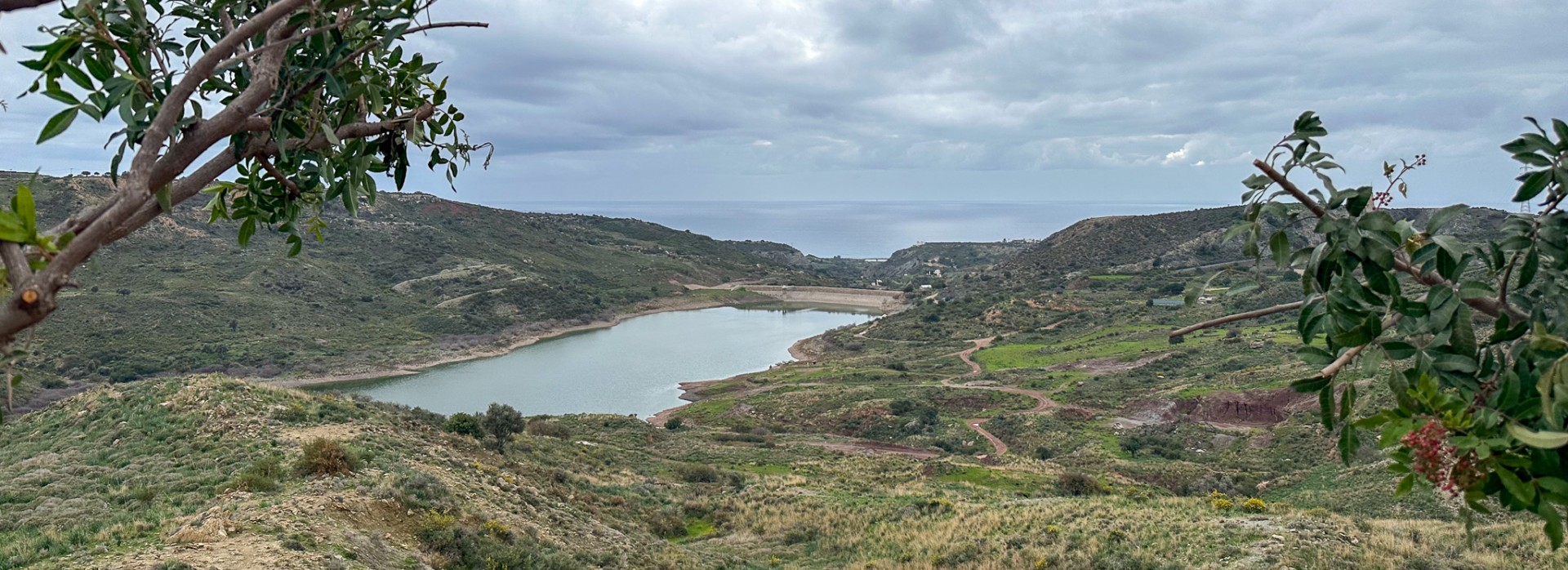 Utsikten över dammen och mot havet