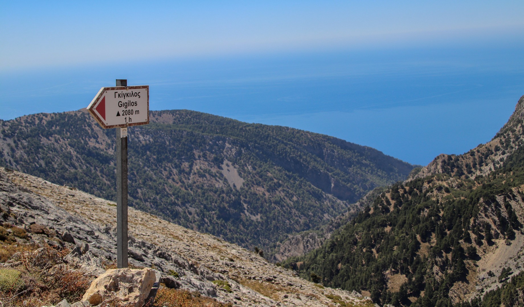 Svalare vandring på högalpin nivå i Vita bergen på Kreta