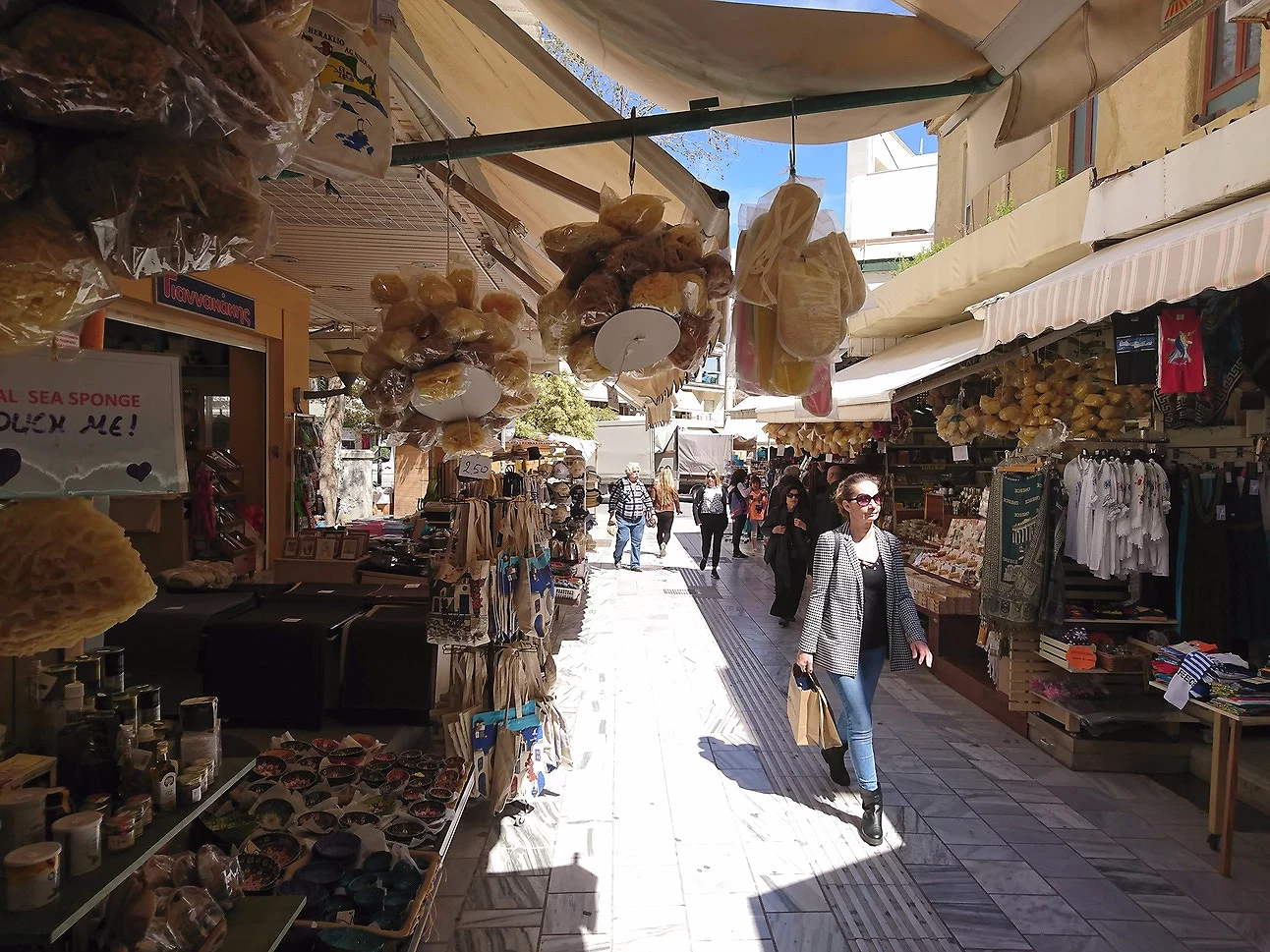 Gatan 1866 och gamla Centralmarknaden